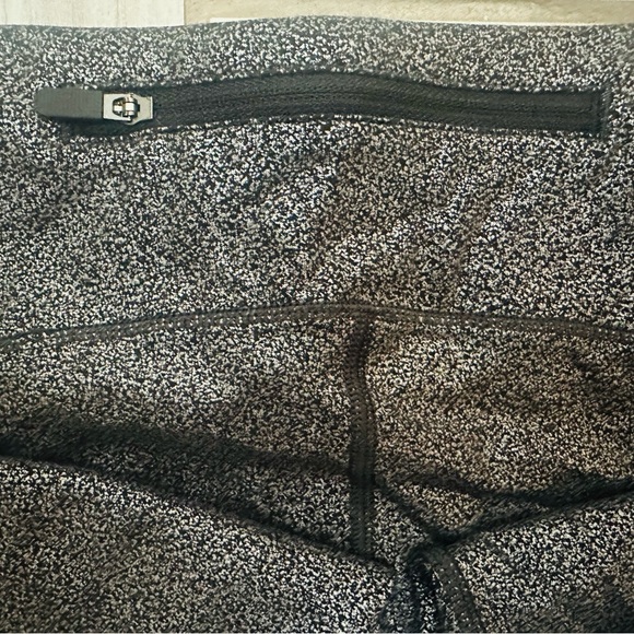 Lululemon, Speed Up Tights 28”, Luminosity Foil Print,  Black/Silver, 10 - Picture 7 of 10